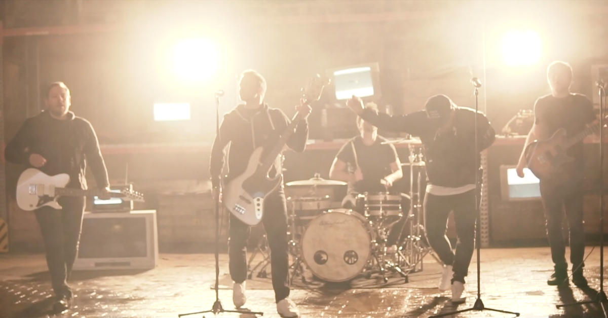 ANCHORS & HEARTS Release Energetic Track 'Insecurities'