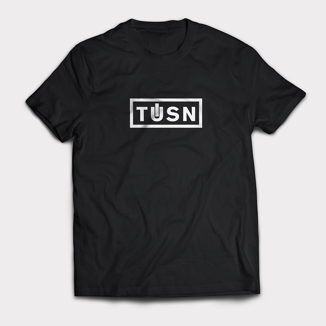 TÜSN - Logo Stick - T-Shirt - Redfield Records